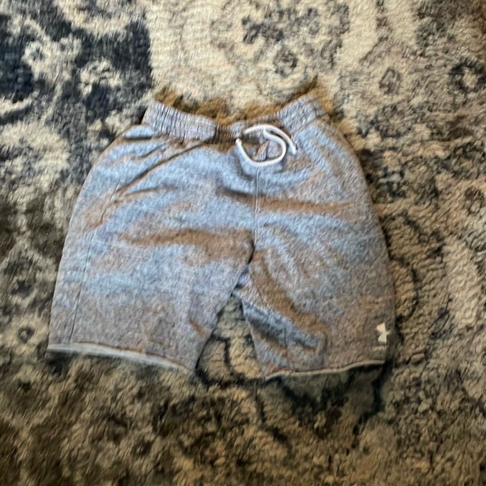 Grey under armor shorts